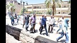 محافظ الأقصر يترك موكبه لعدم تعطيل المرور (3)