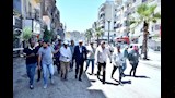 محافظ الأقصر يترك موكبه لعدم تعطيل المرور (7)
