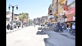 محافظ الأقصر يترك موكبه لعدم تعطيل المرور (1)