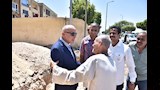 محافظ الأقصر يترك موكبه لعدم تعطيل المرور (9)