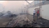 السيطرة على حريق مصنع كرتون بالعبور (4)