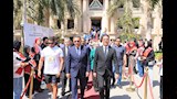 محافظ القليوبية ورئيس جامعة بنها يستقبلان شعلة أسبوع شباب الجامعات