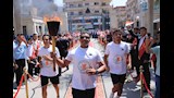 محافظ القليوبية ورئيس جامعة بنها يستقبلان شعلة أسبوع شباب الجامعات (5)