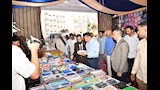 محافظ أسوان يتفقد معرض اهلا مدارس