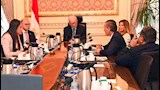 الحكومة تبحث مع أكبر بنك إيطالي زيادة الاستثمارات في مصر