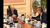 الحكومة تبحث مع أكبر بنك إيطالي زيادة الاستثمارات في مصر (4)