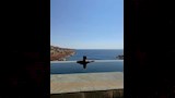 ياسمين صبري داخل حمام السباحة (2)