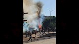 نيران وألسنة لهب تتصاعد