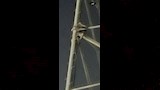 الشاب أعلى البرج