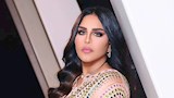 بالفيديو.. أحلام تفاجئ جمهورها بإجراء تجميلي لشد الوجه 