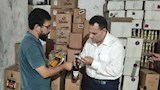 زوروا شعار المنطقة الحرة.. ضبط 5 آلاف زجاجة خمور مجهولة المصدر بالإسكندرية - صور