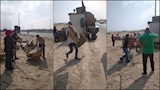 كنب ومراتب على البحر.. حملة لإزالة إشغالات تشوه المدخل الغربي لبورسعيد -صور