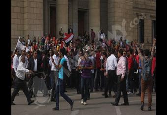 مجلس جامعة القاهرة يطالب الحكومة بتوفير التمويل لتعزيز الأمن