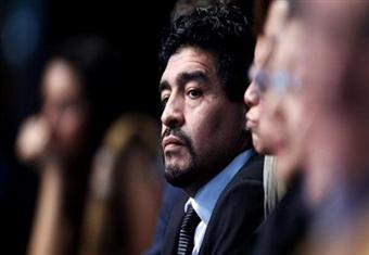 مارادونا: غاضب جداً من "الجبان" أجويرو وسأدافع عن حفيدي حتى الموت