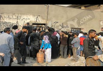 "خالد" مجند على مستودع "أنابيب".. "الخِدمة أهم من الماتش"