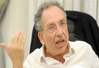 ممدوح حمزة: الببلاوي أكد أن وزير النقل ''فُرض عليه بالتليفون''