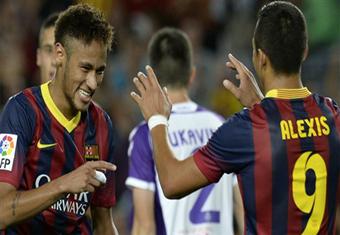 أليكسيس ينوب عن ميسي مجددا ويهدي برشلونة الفوز في دربي كتالونيا على إسبانيول