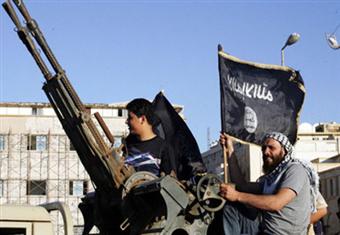 مقتل ثلاثة في اشتباكات بين قوات الجيش الليبي وأنصار الشريعة في بنغازي