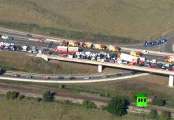 اصطدام أكثر من 130 سيارة في أكبر حادث مرور في بريطانيا