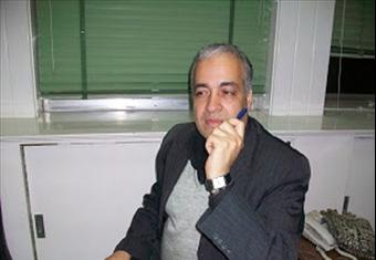 قبل ساعات من محاكمته.. منظمة حقوقية ترصد تضارب في مواقف أسرة مرسي والاخوان