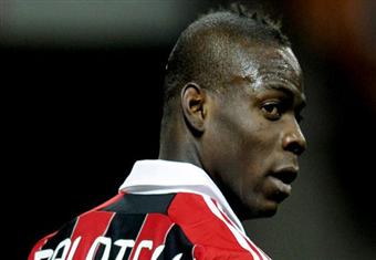 ميلان يعبر كاتانيا ويستعيد ذاكرة الانتصارات في الدوري الإيطالي