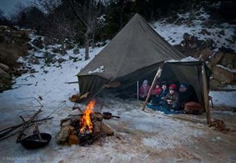 الجارديان: الأحوال الجوية تدمر اللاجئين السوريين