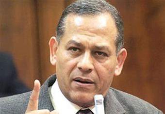 أنور السادات يجرى إتصالات مع منتجي عقار لعلاج فيروس سي لتسجيله بمصر 