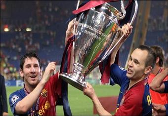 برشلونة يجدد لإنيستا ويفكر في تحسين عقد ميسي