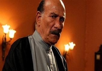 أشرف زكي ينفى وفاة الفنان الكبير أحمد خليل