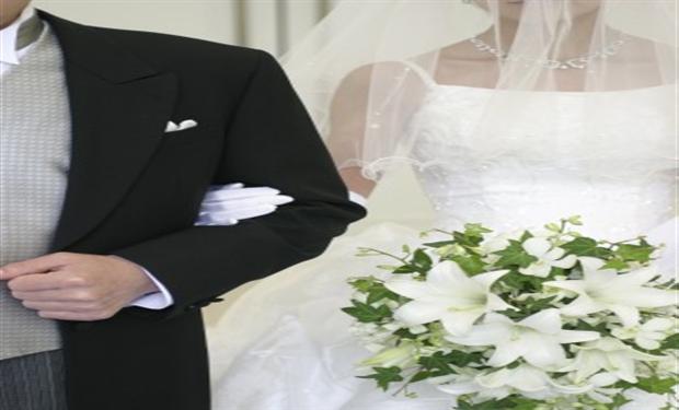 عروس تطلب الخلع في شهر العسل: "لسه آنسة والسبب طليقته"