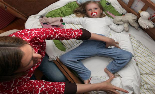 العثور على جليسة أطفال يتطلب جهدا من الوالدين