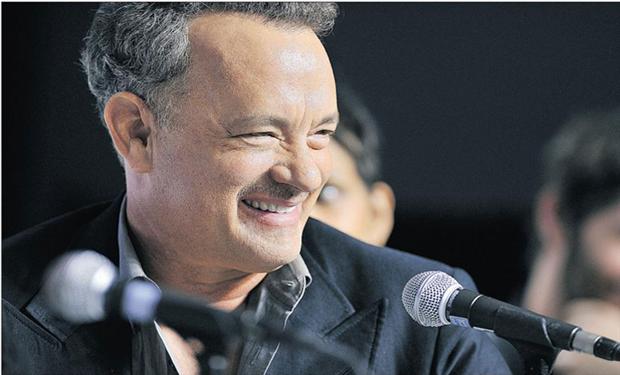 طوم هانكس يتبع نظام أليك بالدوين الغذائي