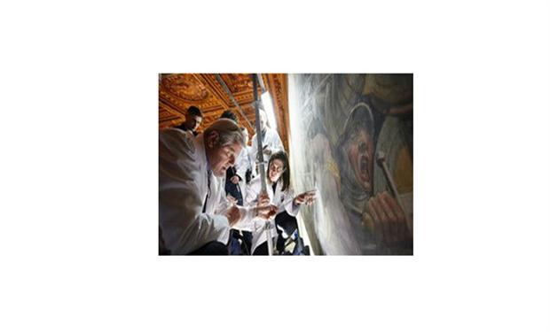 باحثون في إيطاليا “وجدوا آثار أعمال لدافينشي” خلف لوحة في فلورنسا