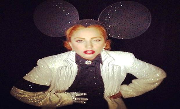 ليدي جاجا تستخدم تويتر لتخلد ذكرى مايكل جاكسون