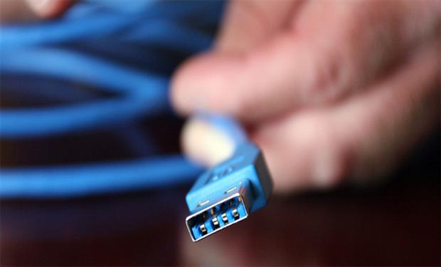 وجود منفذ USB 3.0 لا يكفي لنقل سريع للبيانات!