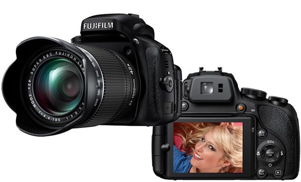 فوجي فيلم تطرح الكاميرا HS50 EXR عربياً