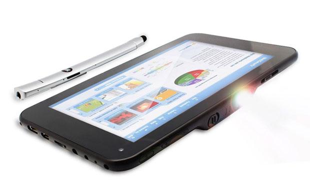 نظرة على "LumiTap" أول حاسب لوحي مزود ببروجيكتور