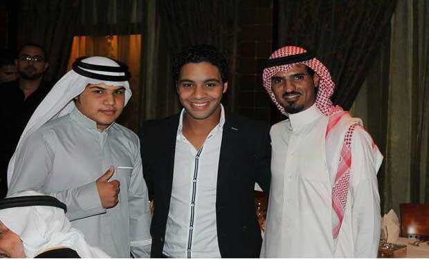 في رمضان: أحمد جمال يؤدي مناسك العمرة وفرح يوسف تزور الجامع الأموي في دمشق