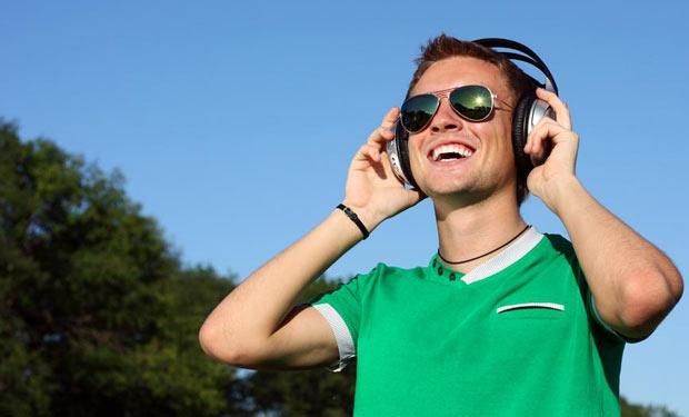 دليلك لشراء أفضل سماعة رأس عازلة للضوضاء