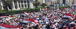 أنصار مرسي يحتشدون بالقائد إبراهيم احتجاجا على فض اعتصام ''رابعة ''و''النهضة''
