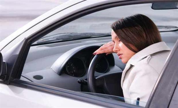 امرأة تقود سيارتها وهى نائمة لمدة 5 ساعات