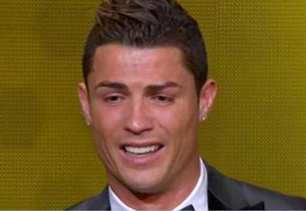بالفيديو.. رونالدو أفضل لاعب في العالم للعام 2013