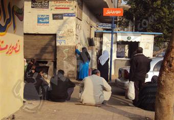 طابور العيش يغلب طابور الدستور فى ''بين السرايات''