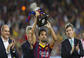 لاعبو البرسا يهنئون تشافي على خوض مباراته رقم 700 مع الفريق