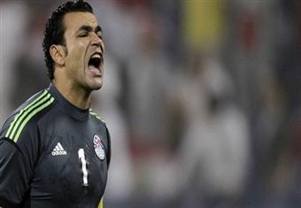 فيديو.. الحضري يستبسل أمام المصري ويستعيد ذاكرة الإنقاذات الرائعة