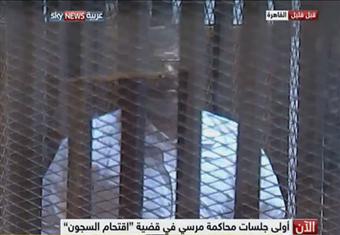 بالفيديو.. أستاذ طب نفسي: مرسي يعيش حالة تنكر