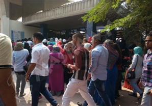 بالصور- طلاب النشاط بجامعة حلوان.. ''سفنجة'' الصدام بين زملائهم و''فالكون''