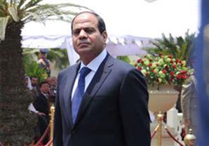 السيسي يضع إكليلي زهور على النصب التذكاري للجندي المجهول وقبر السادات