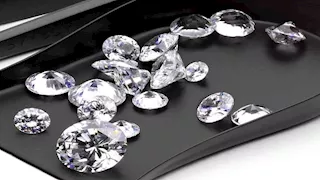 الماس يفقد بريقه وأسعاره تهبط 51%.. فما السبب؟