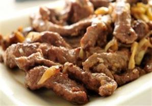 الجارديان: الأغنياء يشتهون لحمة العيد ... والفقراء يفضلون الطعمية